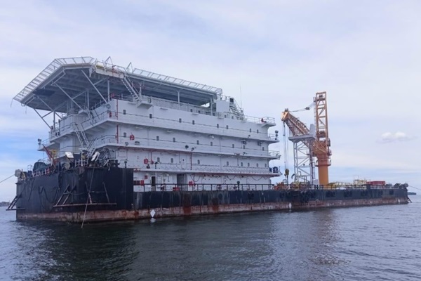 accommodation work barge